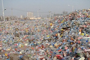 Muovipullojen kierrätys liiketoimintana
