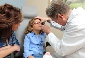 Bir uşağın burnundakı xarici cisim: simptomlar və ilk tibbi yardım qaydaları
